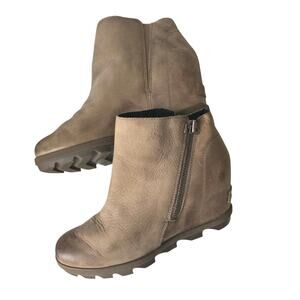 Sorel Joan of Arctic Wedge II Zip Bootie | Driftwood Taupe Lug Sole Waterproof